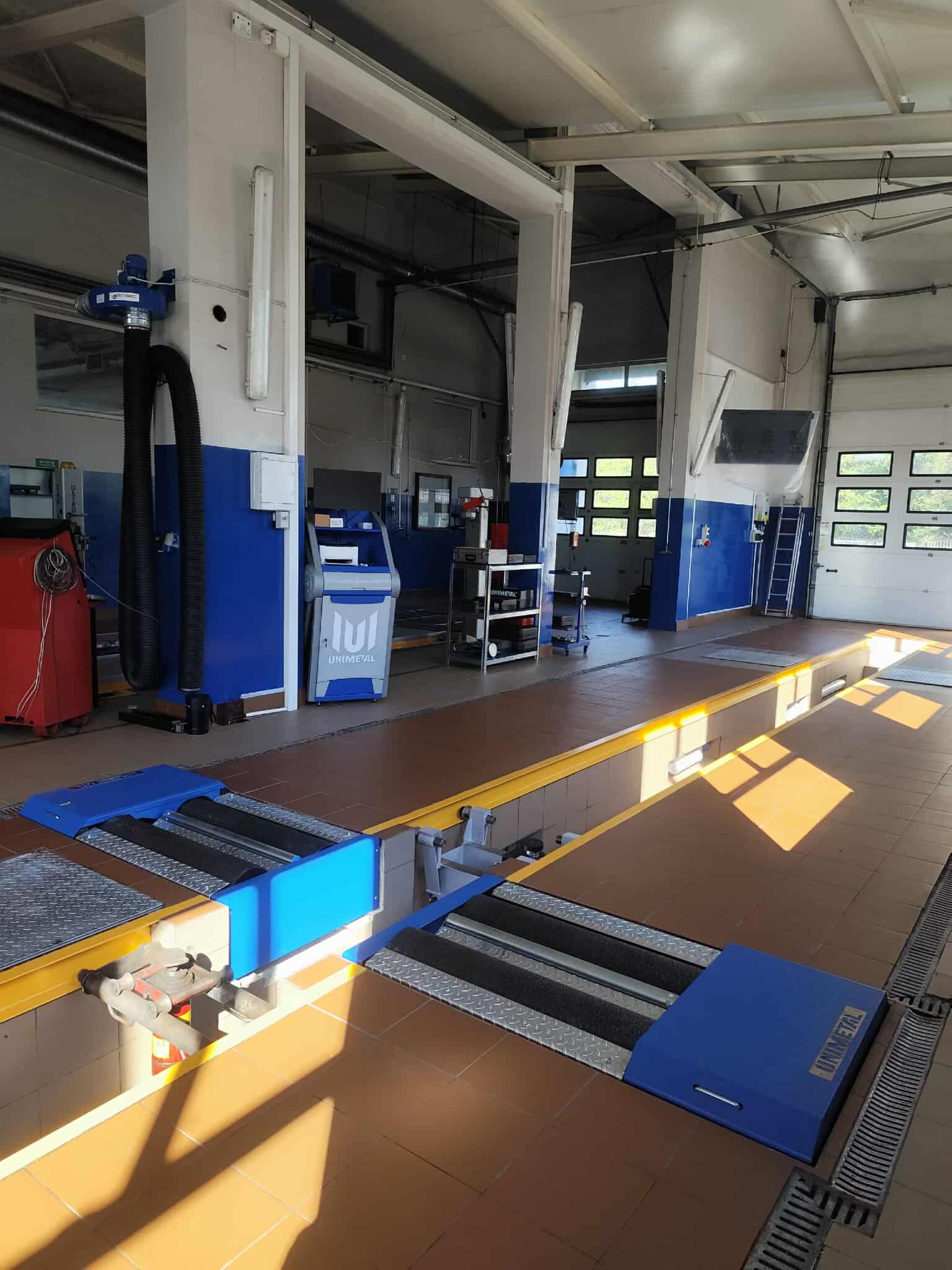 Auto Centrum — Okręgowa stacja Kontroli pojazdów i serwis samochodowy Niepołomice - Linia badania technicznego samochodów dostawczych